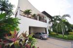 Baan Prang Tong - Gorgeous 3-Bedroom Pool Villa in Central Location