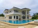 Impressive pool-villa near the beach